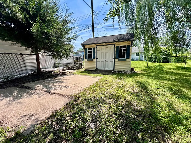 4604 David Dr — Photo 34