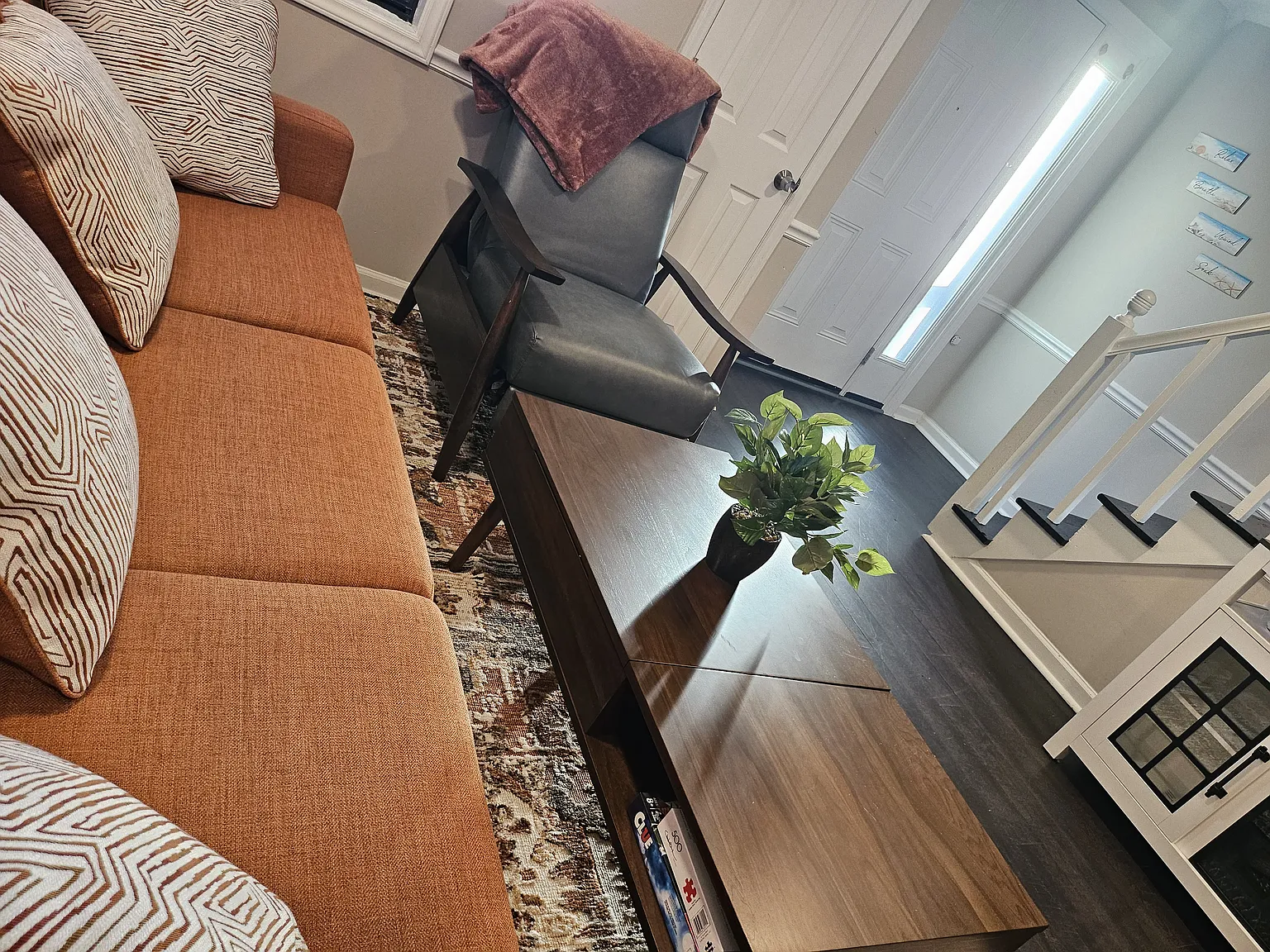 2 bed, 1.5 bath, 1042 sqft, $2,100 — Photo 3
