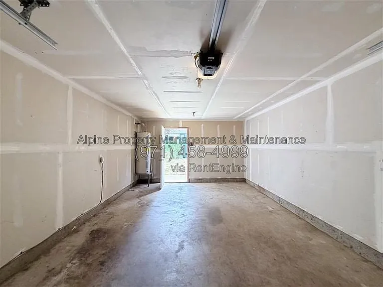 5238 NE 14th Pl — Photo 29