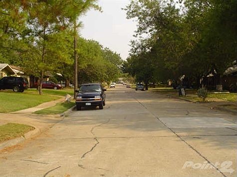 2nd image of 2945 Nueva Tierra St