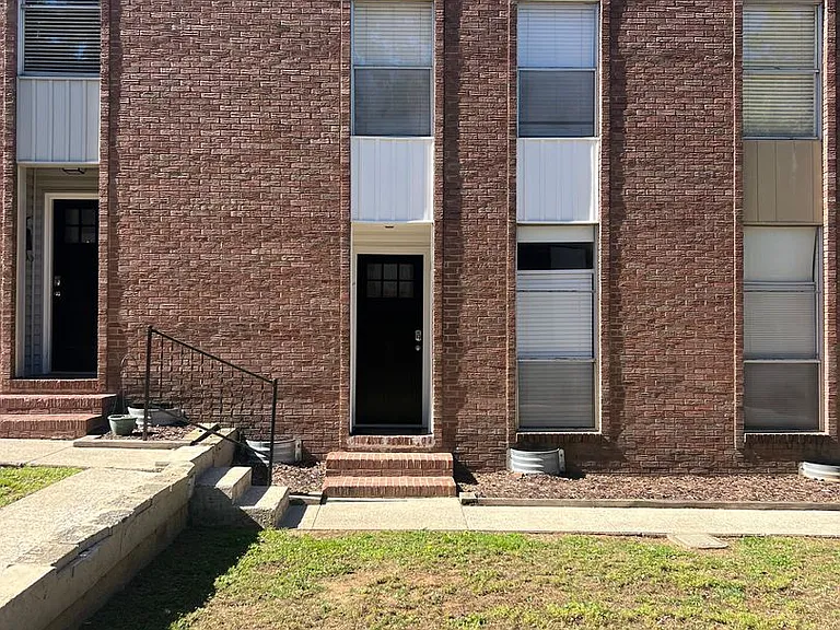 407 S Chester St #15 — Photo 1
