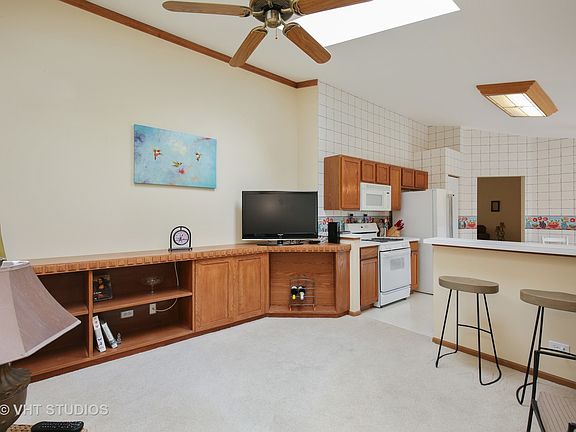 5th image of 2027 Orchard Ln