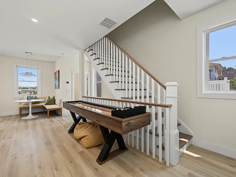 113 N Brighton Ave — Photo 3