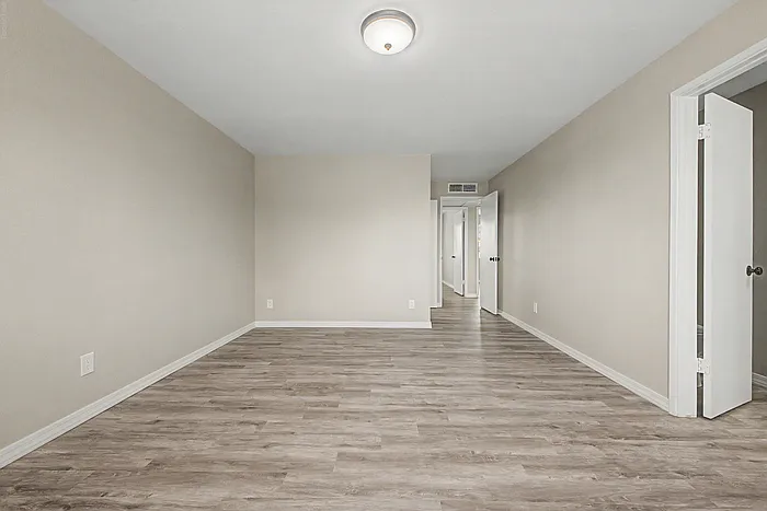 8129 W Hazelwood St — Photo 21