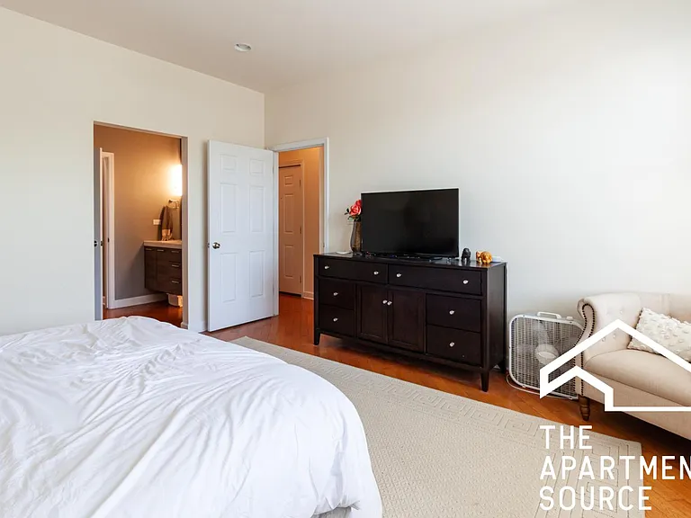 2029 W Division St #PENTHOUSE — Photo 9
