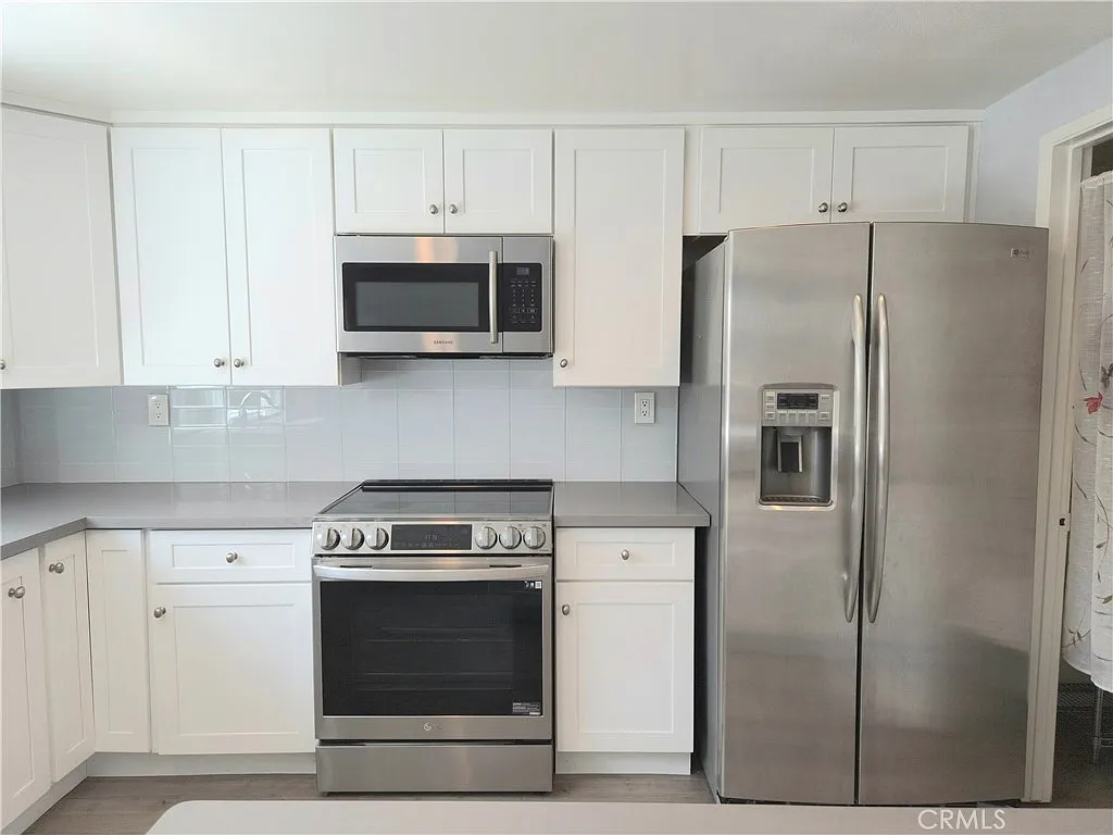 3 bed, 2.5 bath, 1426 sqft, $3,950 — Photo 4