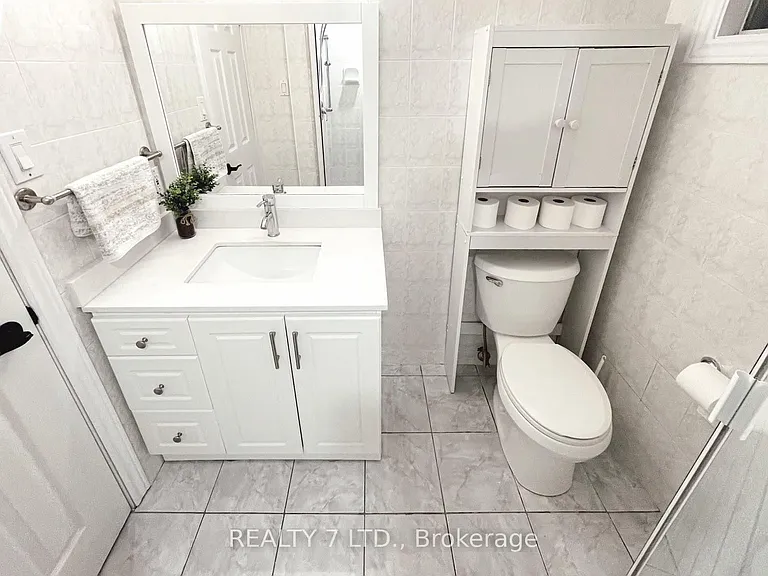 551 Hayward Cres #MAIN — Photo 12