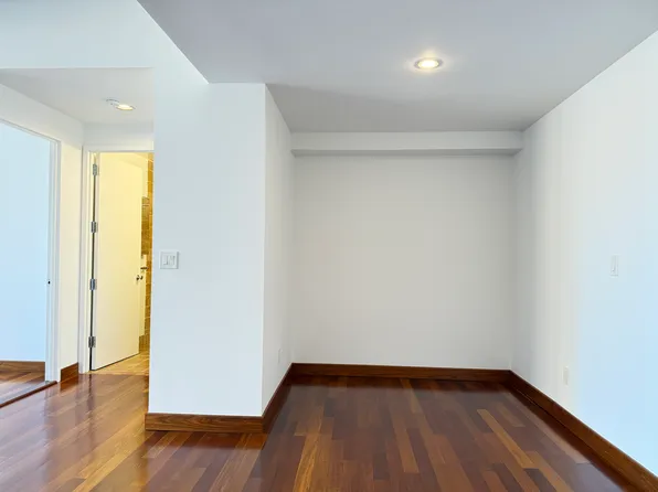 305 East 63rd Street image 5 of 9