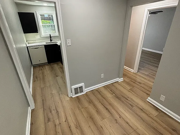 3203 W 2nd St #1 — Photo 5