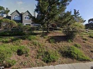 617 Sharp Park Rd, Pacifica, CA 94044