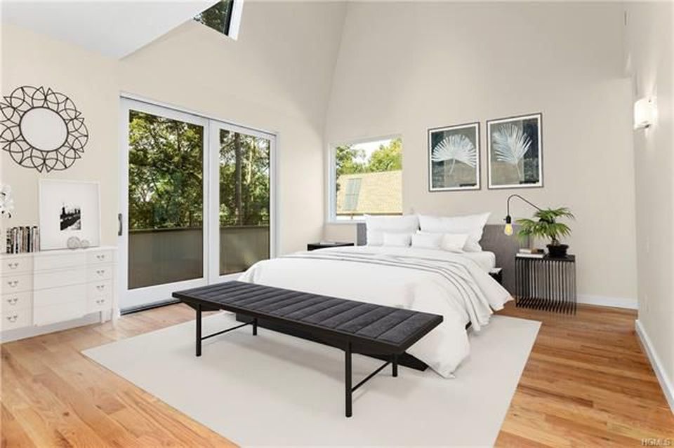 5 Bed 5 Bath Property, New York • 3,584 Sq Ft