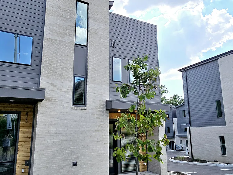 421 Saint Paul St #421 — Photo 3