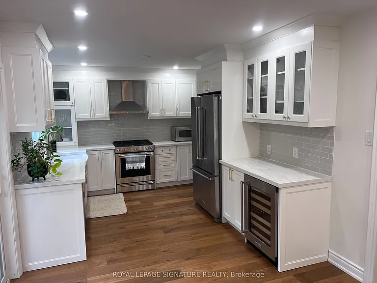 195 Upper Canada Dr — Photo 9