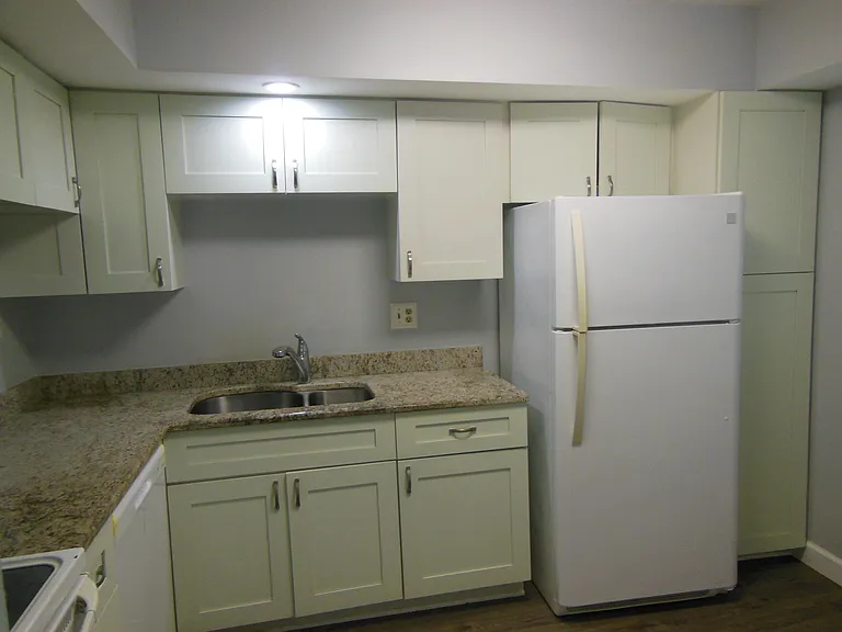 105 Lake Helen Dr — Photo 3
