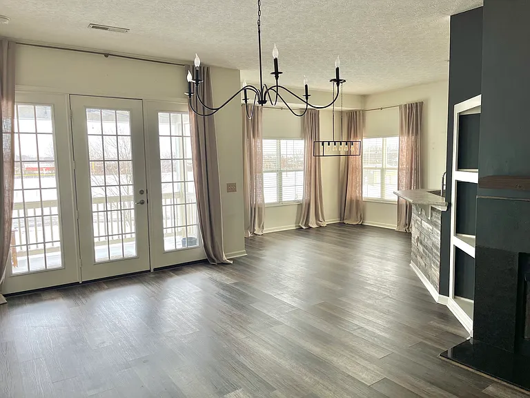 3175 Rossmore Cir — Photo 13