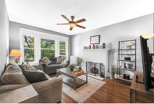 1059 W Berwyn Ave #2 Photo 1