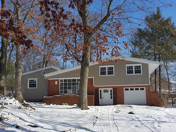 2nd image of 19 Collins Dr