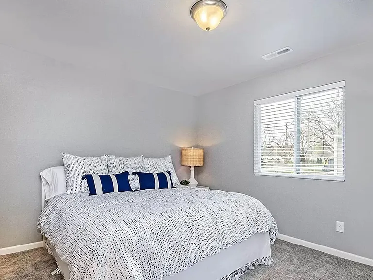 1010 W Villas Dr — Photo 12