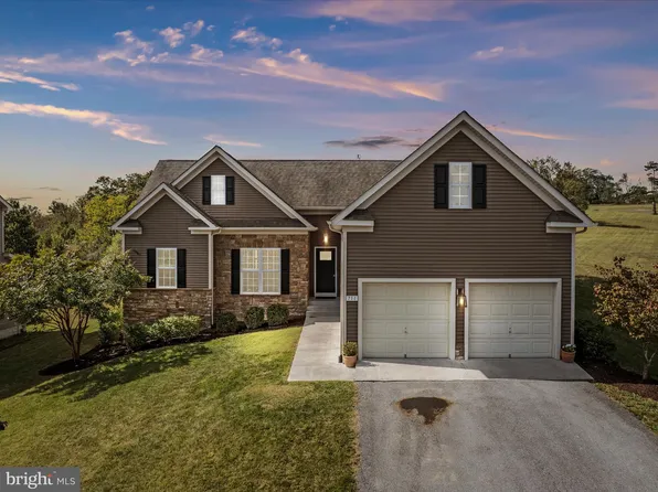 711 Masters Dr, Cross Junction, VA 22625