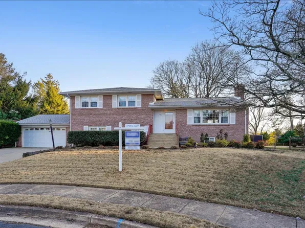 510 Devonshire Dr NE, Vienna, VA 22180