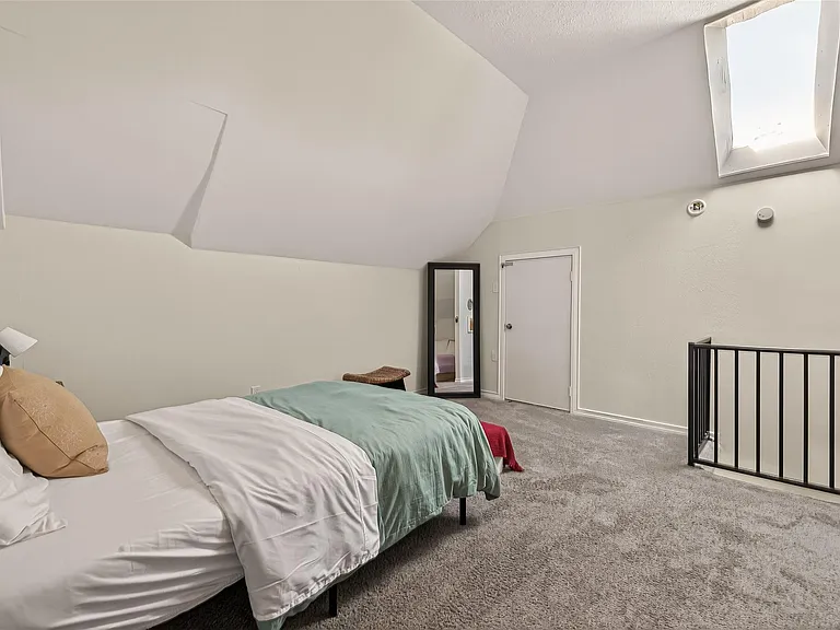 324 W Alabama St #2 — Photo 18