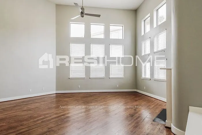 5418 Inker St — Photo 4