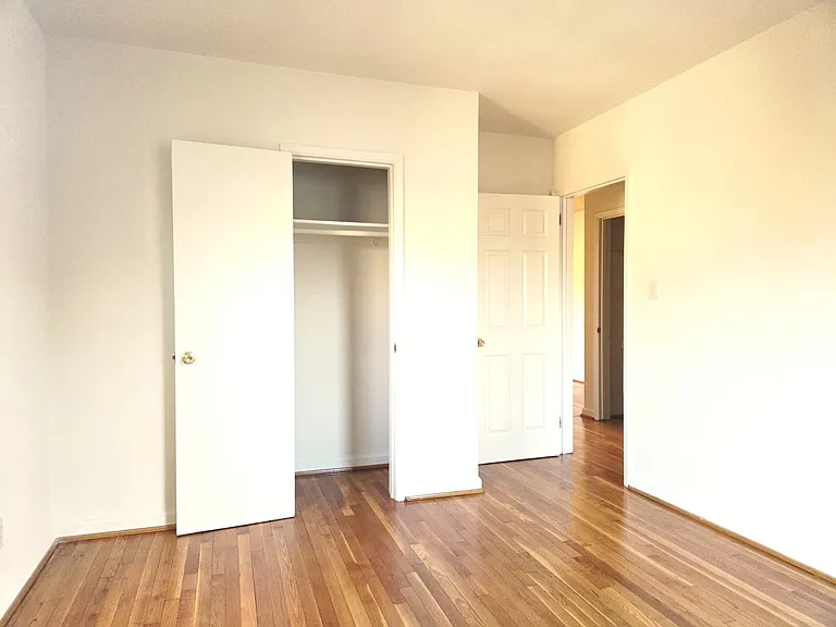 Lee Albemarle Apartments — Photo 17