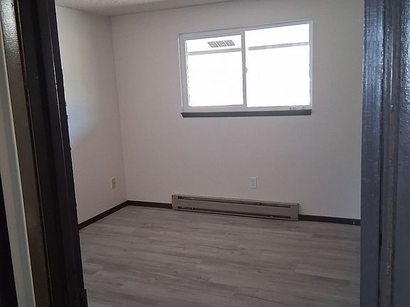 2nd image of 402 E King Ave APT 14