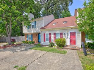 829 Huntly Ct, Chesapeake, VA 23320