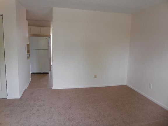 5th image of 3946 Northampton Dr