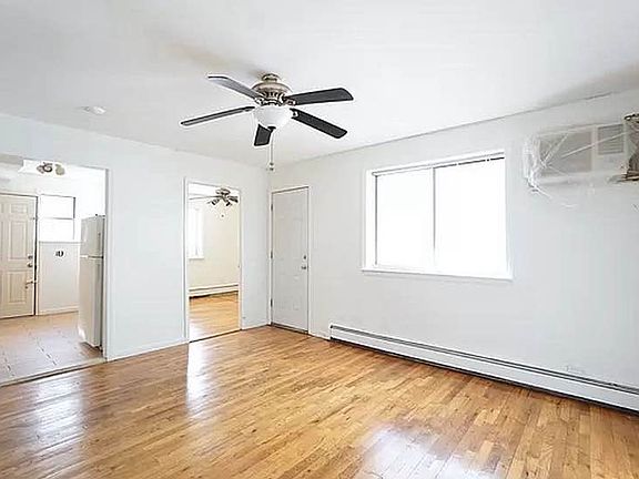 3rd image of 2325 27th St #1