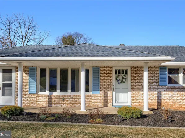 2012 Thelon Dr, York, PA 17408