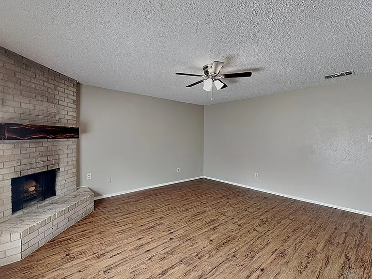 701 Admiralty Way — Photo 2