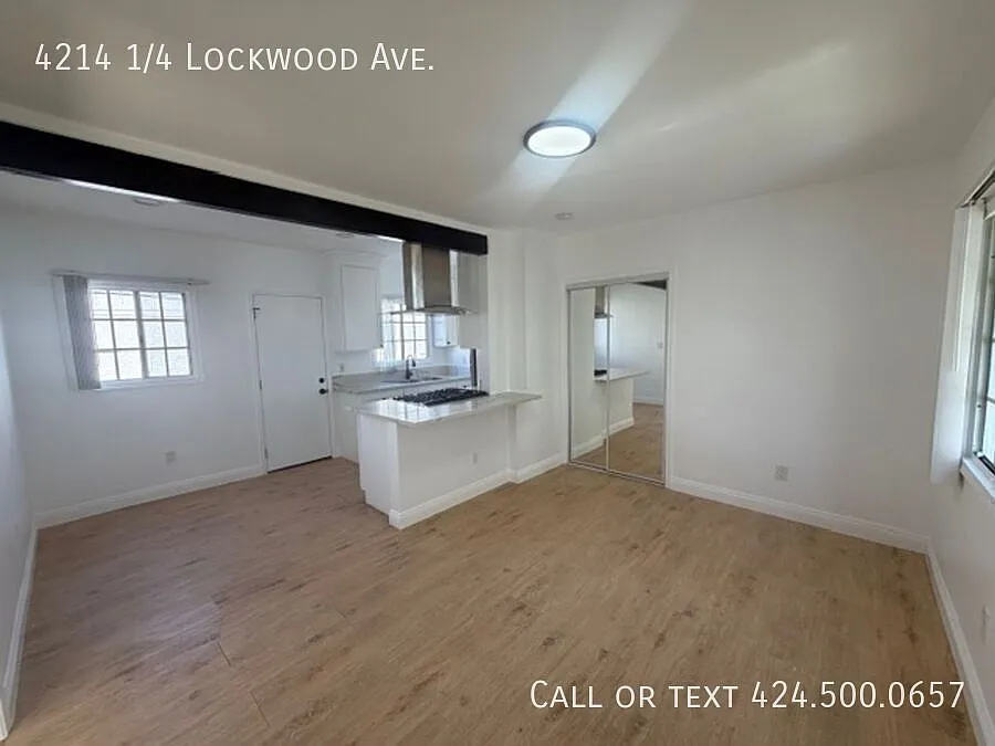 Walkable 1 bed 1 bath in Virgil Village next to Silverlake — Photo 3