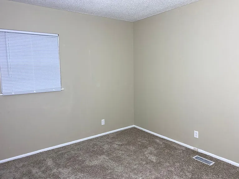2446 Quail Dr — Photo 3