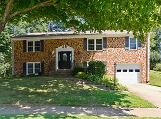 9634 Lincolnwood Dr, Burke, VA 22015