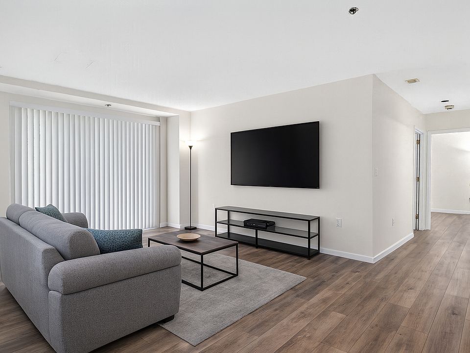 Living room - staged, flooring to be redone