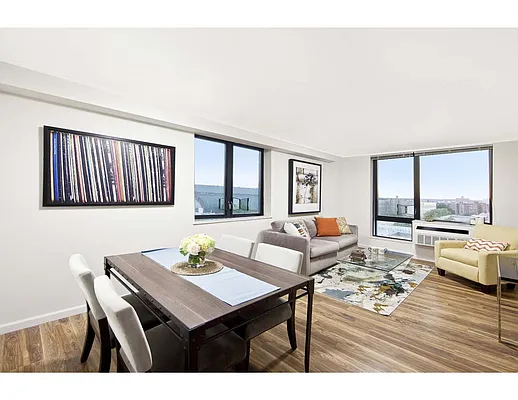 Rented by R New York | media 2