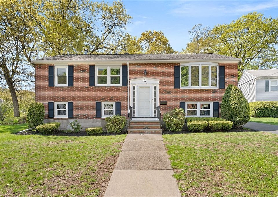 1st image of 6 Cedarcrest Ter
