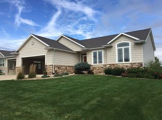 2717 Covey Ct, Cedar Falls, IA 50613