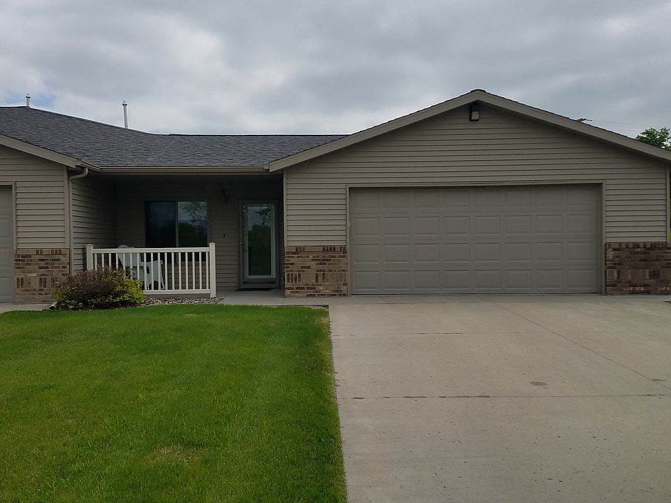 1st image of 213 Stone Creek Dr