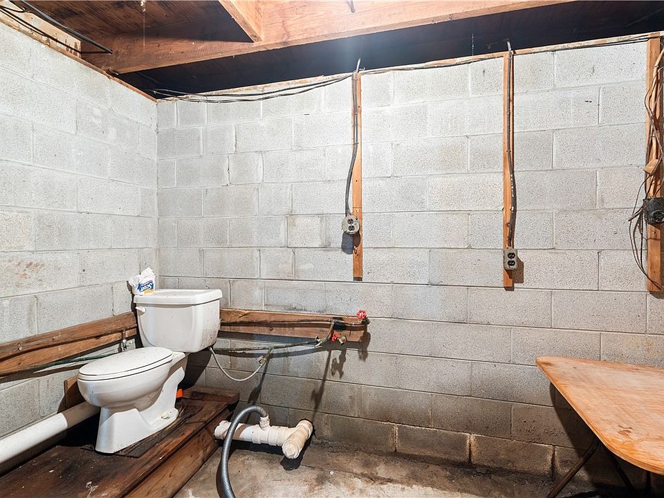 22nd image of 6676 Kelleman Rd