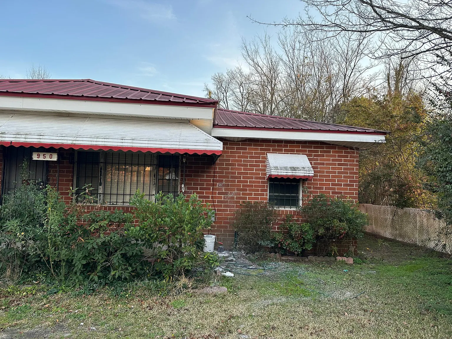 950 W Grenada Ter — Photo 1