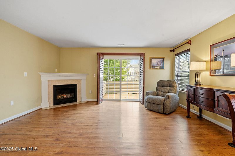 5th image of 121 Annabelle Place