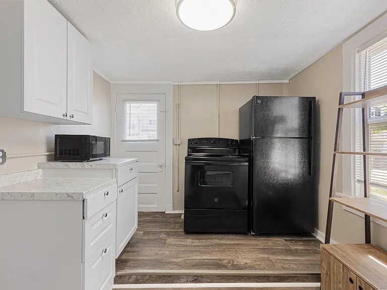 117 S 38th St #3 — Photo 4