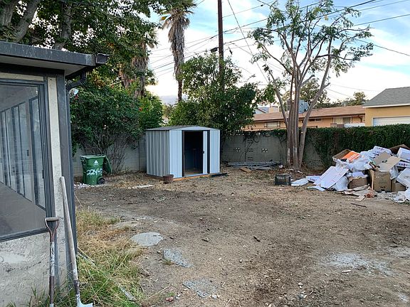 5th image of 22443 Saticoy St