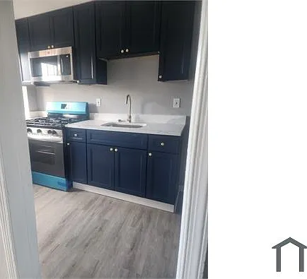 3 bed, 1024 sqft, $2,495 — Photo 1