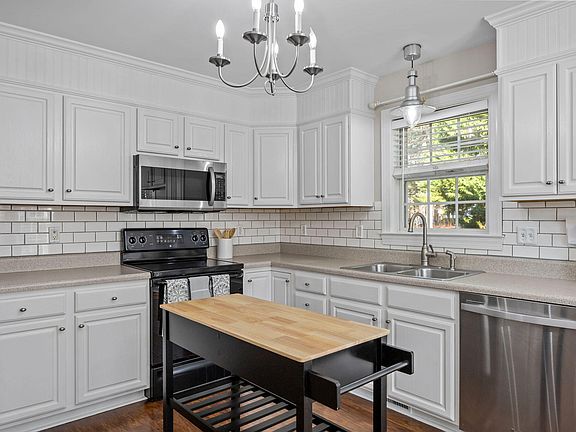 4th image of 25 Carrington Ave