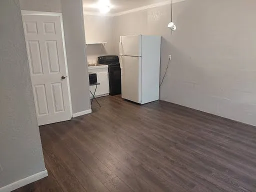 1002 Daniel Street - Unit 3 — Photo 4
