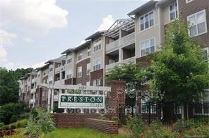 3 bed, 2.0 bath, 1410 sqft, $1,950 — Photo 1